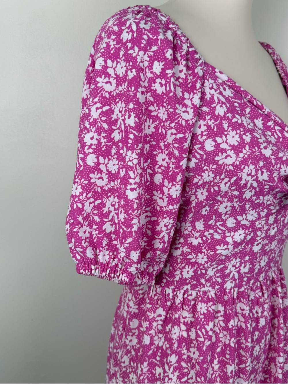 LC Lauren Conrad Pink and White Floral Mini Dress - Picture 4 of 13
